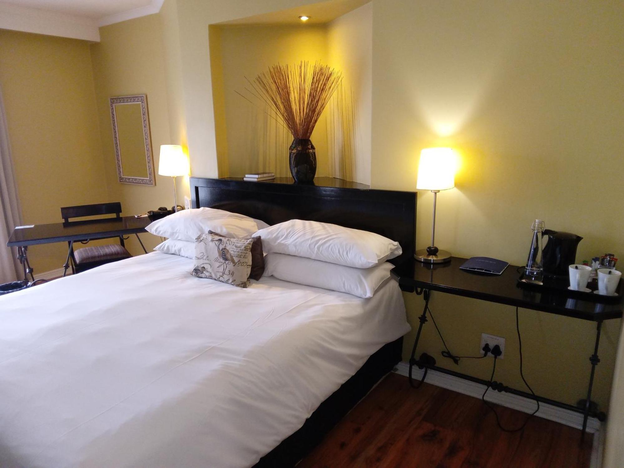 Protea Hotel By Marriott Bloemfontein Esterno foto