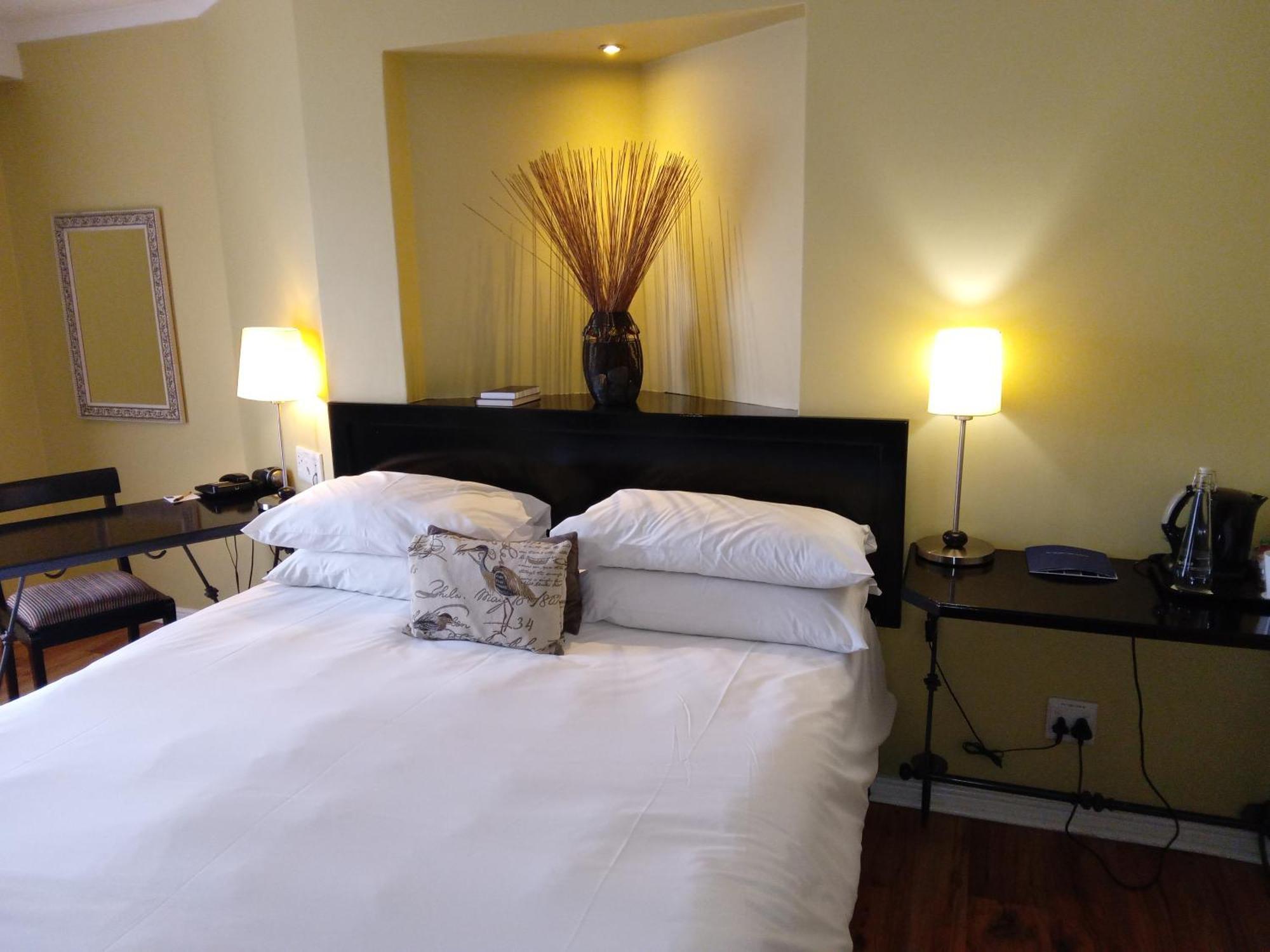 Protea Hotel By Marriott Bloemfontein Esterno foto