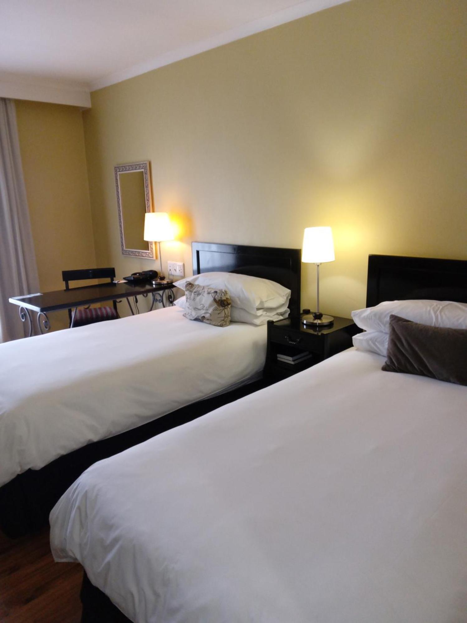 Protea Hotel By Marriott Bloemfontein Esterno foto