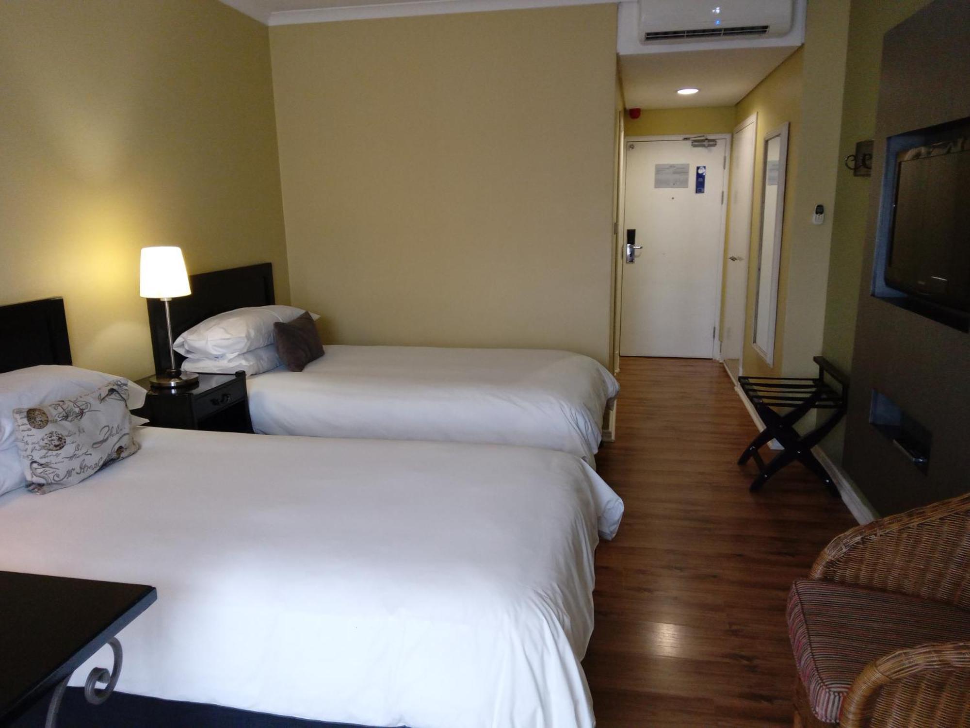 Protea Hotel By Marriott Bloemfontein Esterno foto