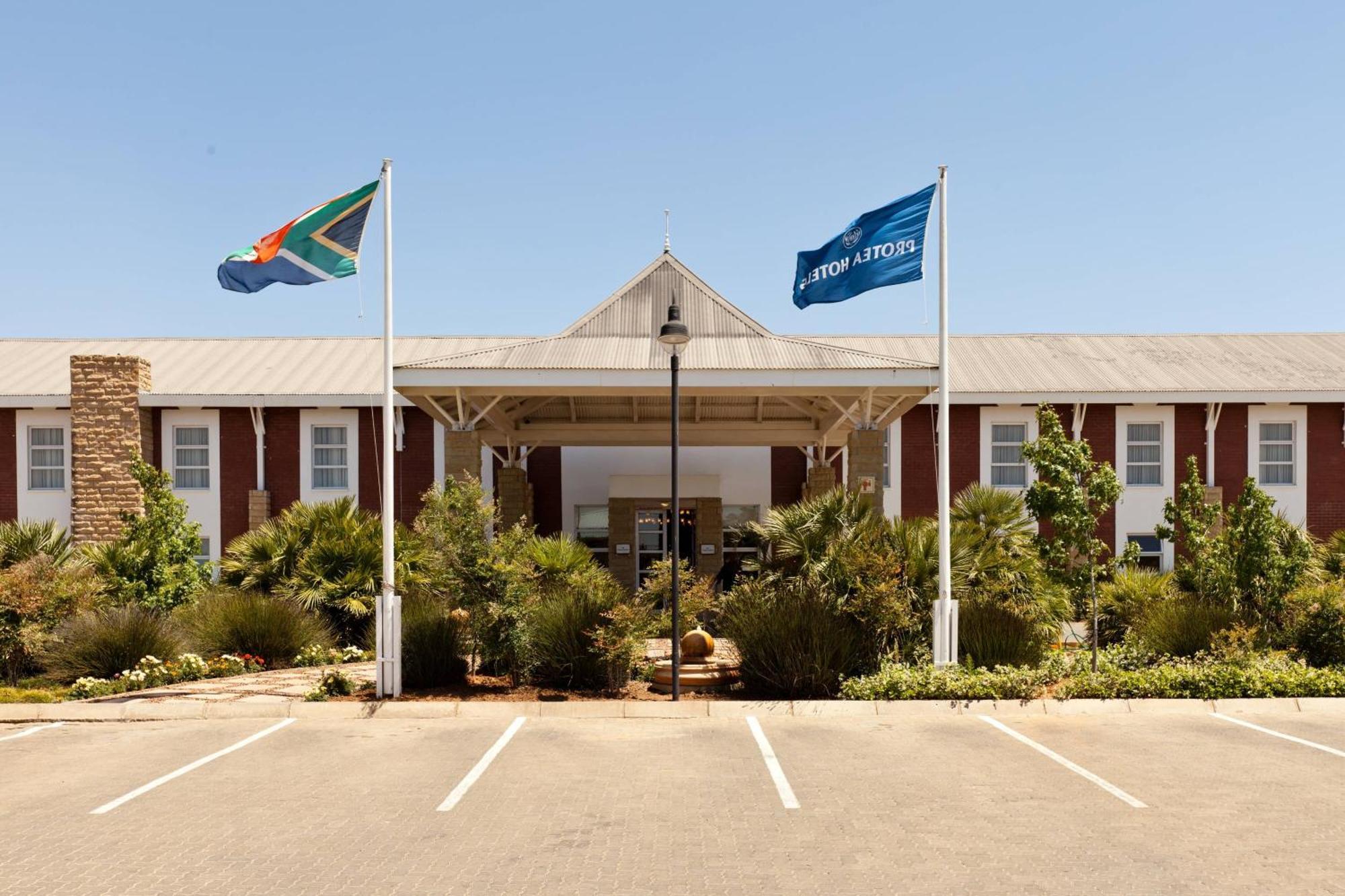Protea Hotel By Marriott Bloemfontein Esterno foto