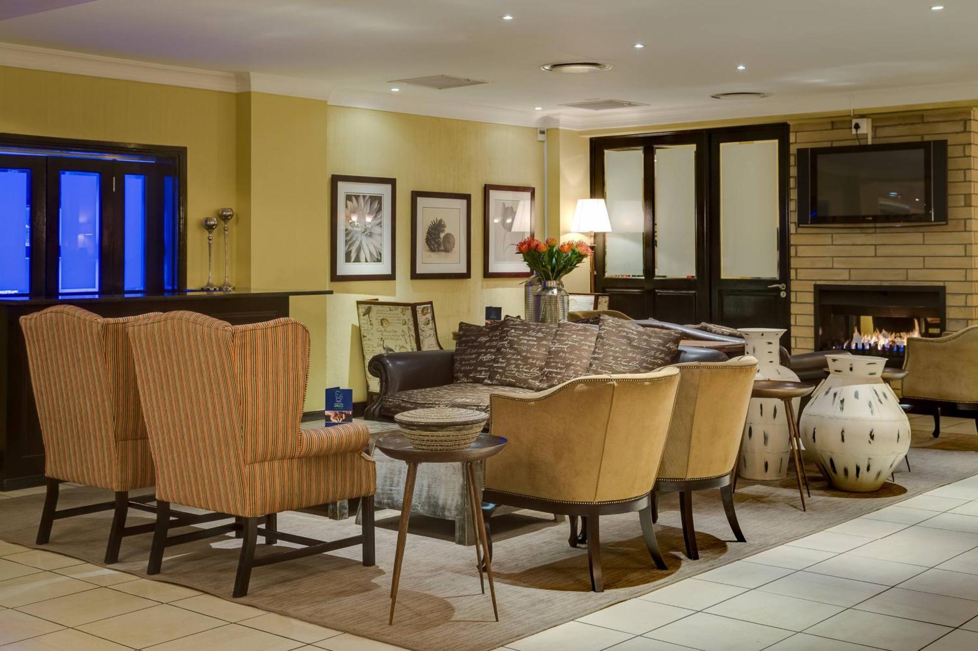 Protea Hotel By Marriott Bloemfontein Esterno foto