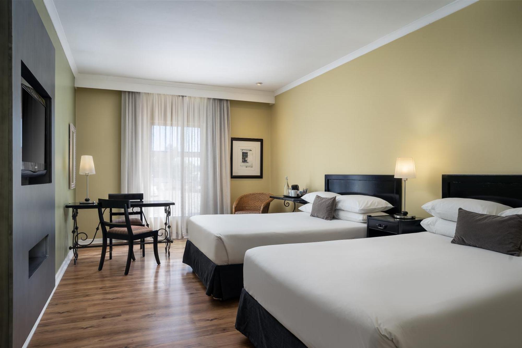 Protea Hotel By Marriott Bloemfontein Esterno foto