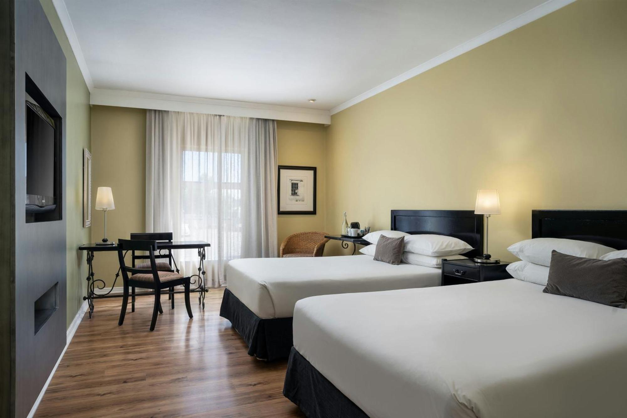 Protea Hotel By Marriott Bloemfontein Esterno foto